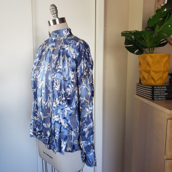 VINTAGE The Silk Farm Blouse Size 10! - Picture 2 of 11